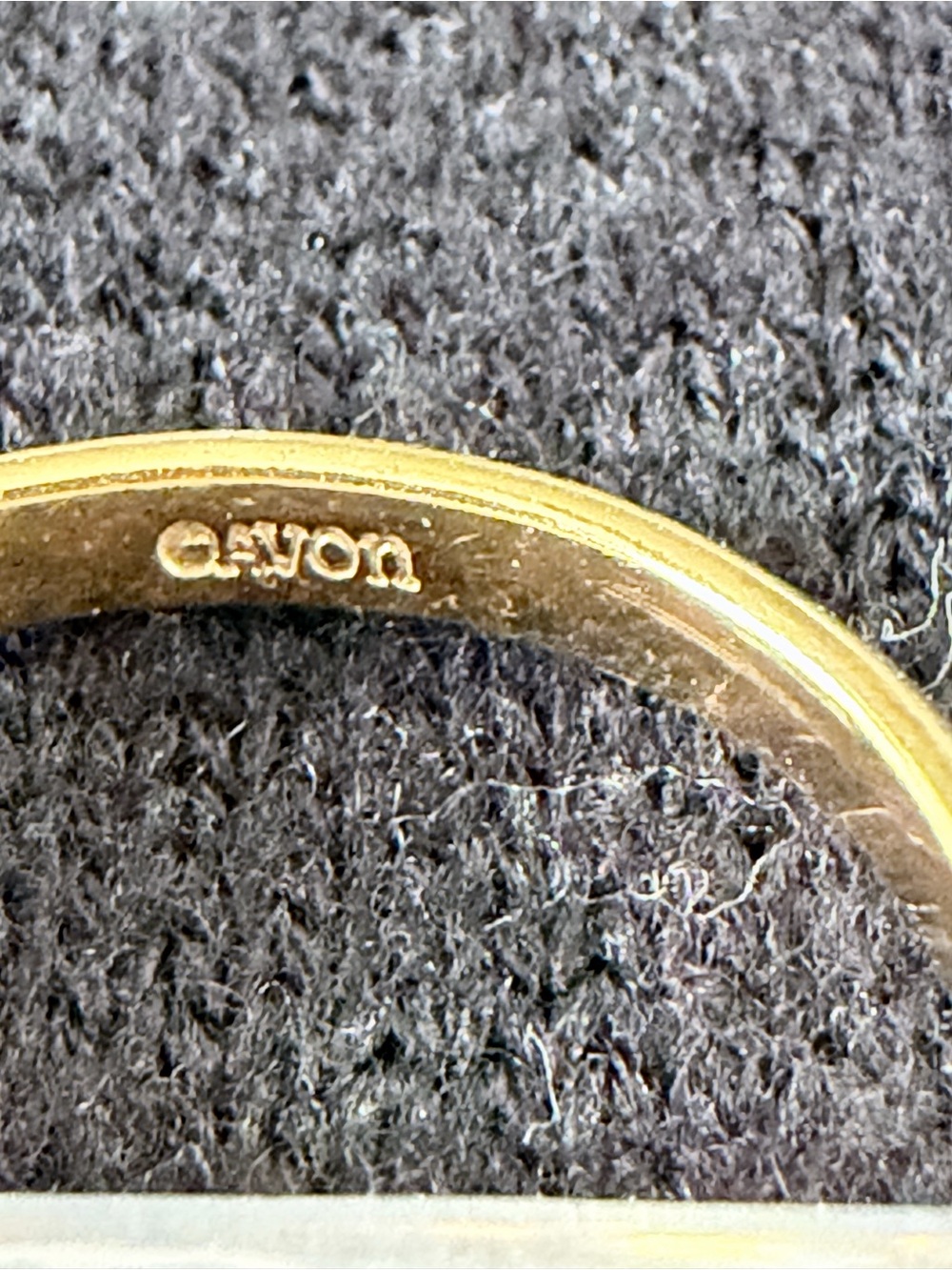 AVON Gold-toned Purple Marquise Stone Statement Ring - Picture 3 of 6